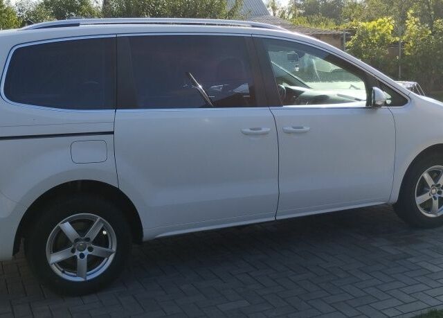 Белый Сеат Альхамбра, объемом двигателя 2 л и пробегом 369 тыс. км за 13400 $, фото 1 на Automoto.ua