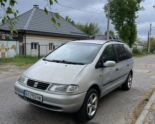 Серый Сеат Альхамбра, объемом двигателя 1.98 л и пробегом 400 тыс. км за 2700 $, фото 1 на Automoto.ua