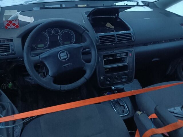 Сірий Сеат Альхамбра, об'ємом двигуна 0 л та пробігом 450 тис. км за 693 $, фото 1 на Automoto.ua