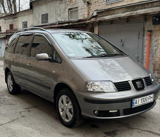 Серый Сеат Альхамбра, объемом двигателя 1.9 л и пробегом 295 тыс. км за 4800 $, фото 1 на Automoto.ua