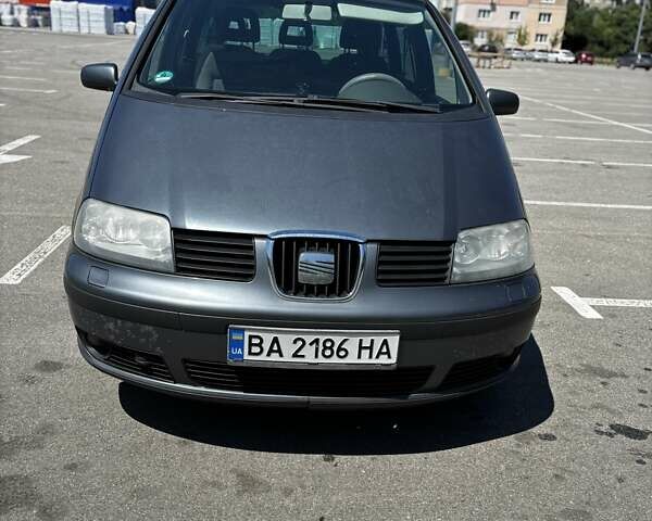 Серый Сеат Альхамбра, объемом двигателя 1.8 л и пробегом 300 тыс. км за 6600 $, фото 1 на Automoto.ua