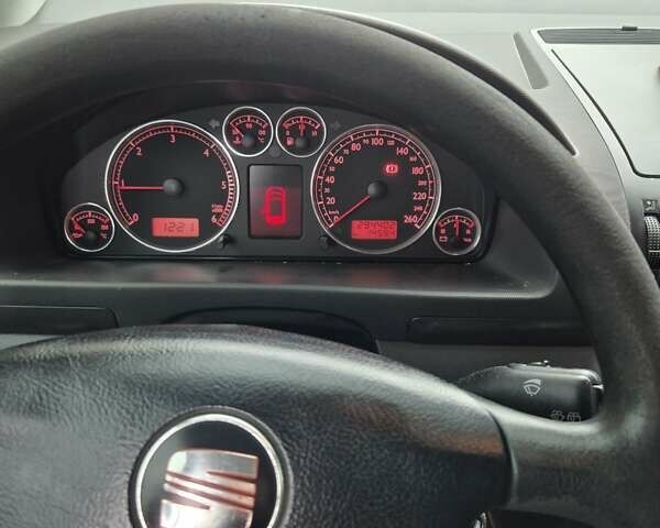 Сірий Сеат Альхамбра, об'ємом двигуна 2 л та пробігом 294 тис. км за 6600 $, фото 1 на Automoto.ua