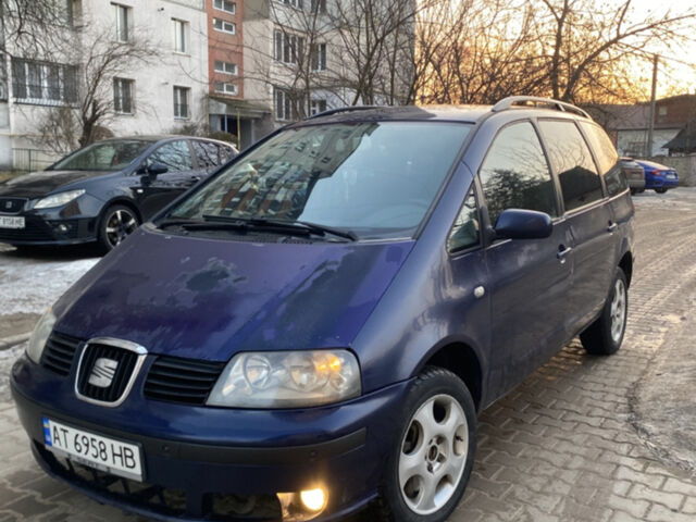 Синий Сеат Альхамбра, объемом двигателя 1.8 л и пробегом 262 тыс. км за 2399 $, фото 1 на Automoto.ua