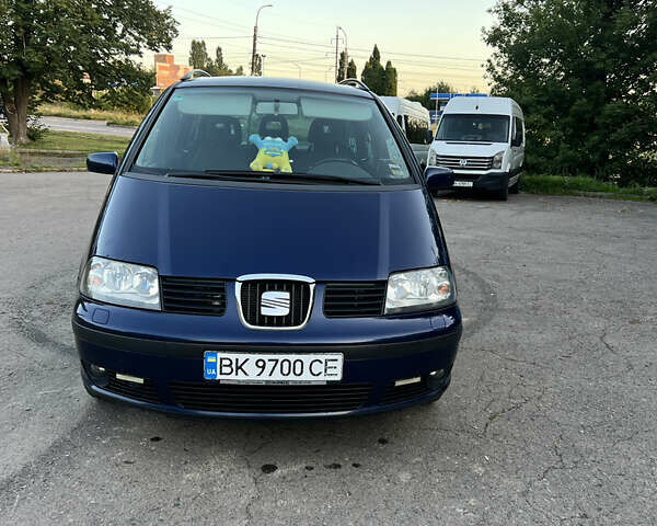 Синий Сеат Альхамбра, объемом двигателя 1.97 л и пробегом 256 тыс. км за 5800 $, фото 1 на Automoto.ua