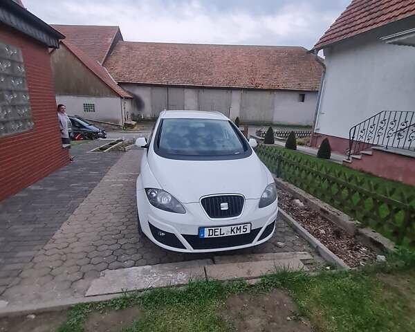 Білий Сеат Altea, об'ємом двигуна 0 л та пробігом 270 тис. км за 6900 $, фото 1 на Automoto.ua
