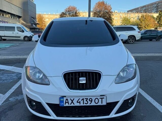 Білий Сеат Altea, об'ємом двигуна 1.6 л та пробігом 277 тис. км за 7400 $, фото 1 на Automoto.ua