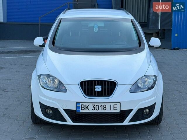 Білий Сеат Altea, об'ємом двигуна 1.6 л та пробігом 148 тис. км за 5999 $, фото 1 на Automoto.ua