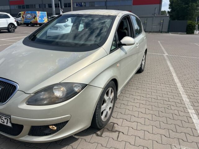 Бежевий Сеат Altea, об'ємом двигуна 2 л та пробігом 280 тис. км за 1248 $, фото 1 на Automoto.ua