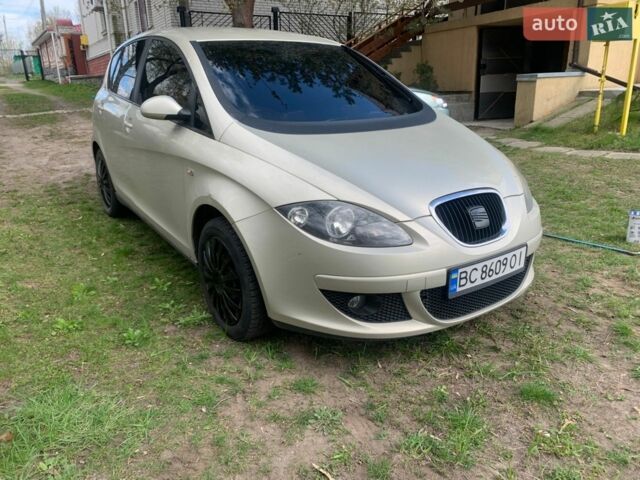 Бежевий Сеат Altea, об'ємом двигуна 1.6 л та пробігом 248 тис. км за 3999 $, фото 1 на Automoto.ua