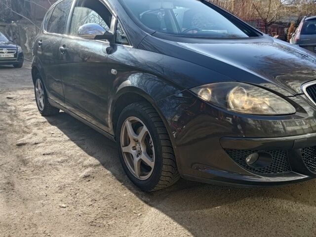 Черный Сеат Алтеа, объемом двигателя 2 л и пробегом 320 тыс. км за 4900 $, фото 1 на Automoto.ua