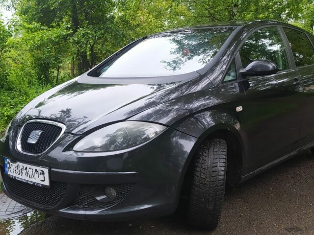 Черный Сеат Алтеа, объемом двигателя 0 л и пробегом 292 тыс. км за 3200 $, фото 1 на Automoto.ua