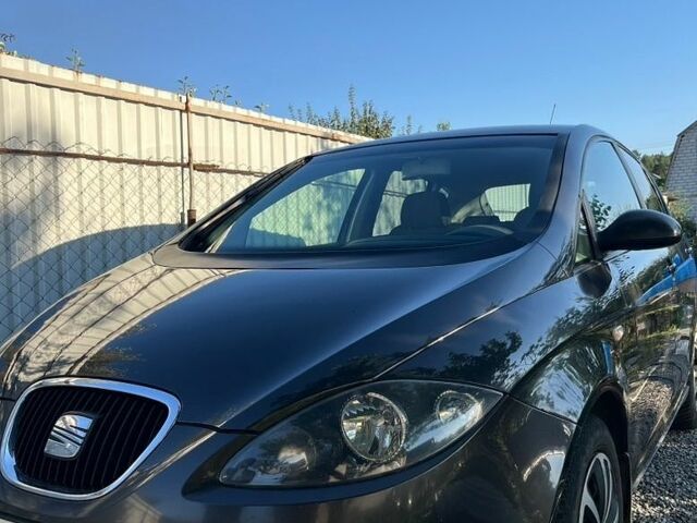 Чорний Сеат Altea, об'ємом двигуна 1.6 л та пробігом 252 тис. км за 5500 $, фото 1 на Automoto.ua