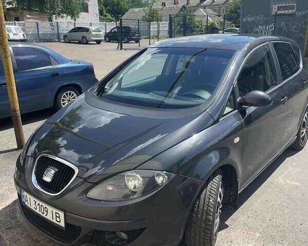 Чорний Сеат Altea, об'ємом двигуна 1.6 л та пробігом 322 тис. км за 4400 $, фото 1 на Automoto.ua