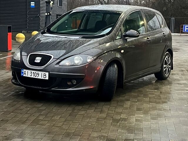 Чорний Сеат Altea, об'ємом двигуна 1.6 л та пробігом 0 тис. км за 4500 $, фото 1 на Automoto.ua