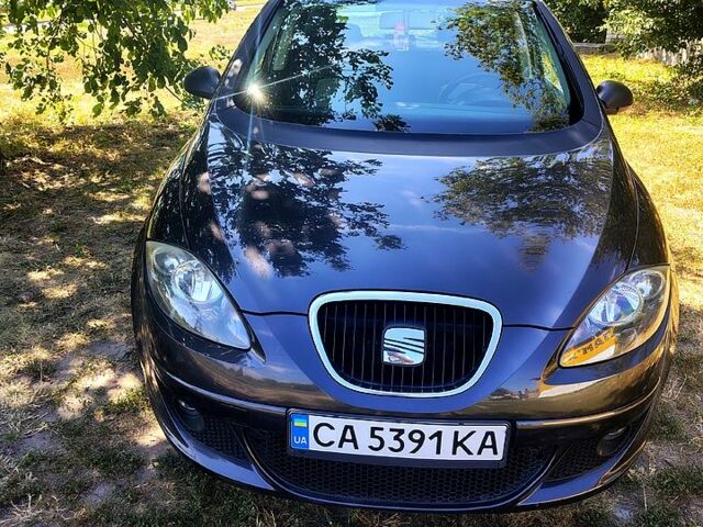 Черный Сеат Алтеа, объемом двигателя 1.6 л и пробегом 192 тыс. км за 4500 $, фото 1 на Automoto.ua