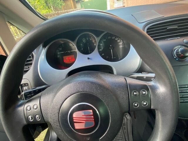 Чорний Сеат Altea, об'ємом двигуна 1.6 л та пробігом 210 тис. км за 5500 $, фото 1 на Automoto.ua