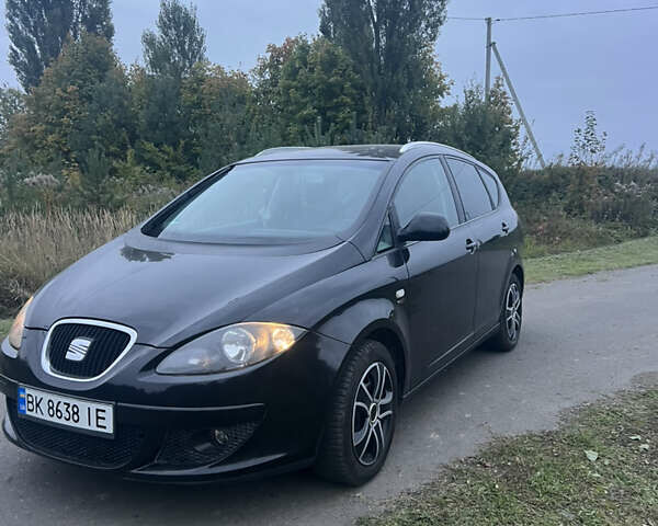 Чорний Сеат Altea, об'ємом двигуна 1.97 л та пробігом 395 тис. км за 6000 $, фото 1 на Automoto.ua