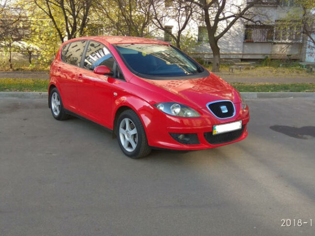 Червоний Сеат Altea, об'ємом двигуна 2 л та пробігом 202 тис. км за 6200 $, фото 1 на Automoto.ua
