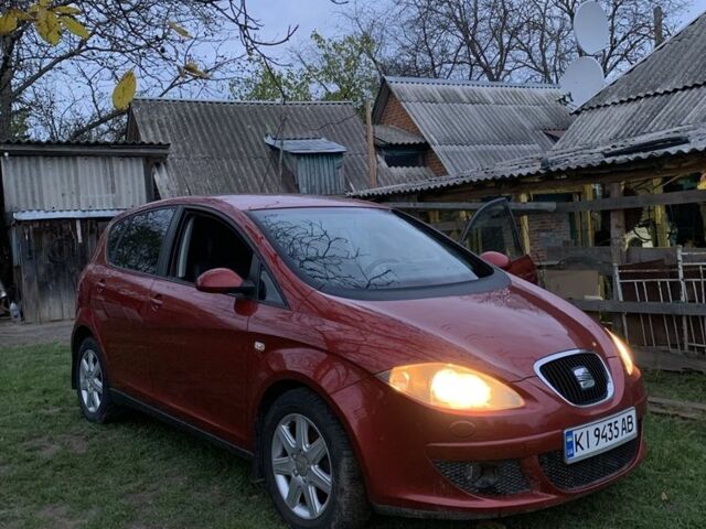 Червоний Сеат Altea, об'ємом двигуна 1.6 л та пробігом 231 тис. км за 4800 $, фото 1 на Automoto.ua