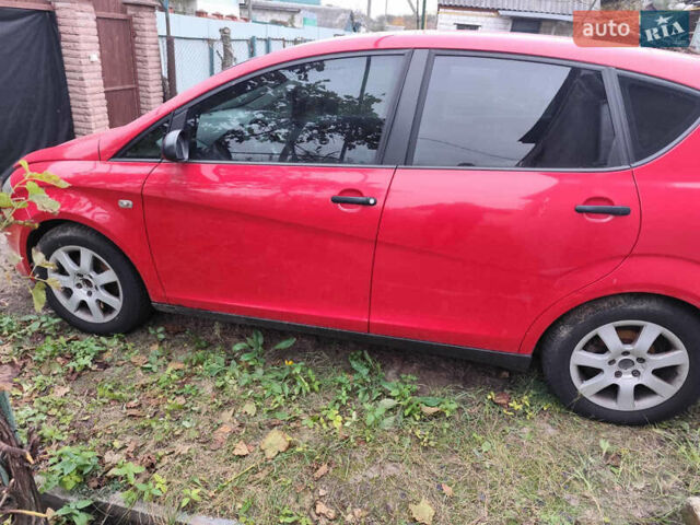 Красный Сеат Алтеа, объемом двигателя 1.6 л и пробегом 195 тыс. км за 3600 $, фото 1 на Automoto.ua