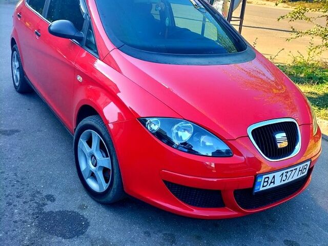 Красный Сеат Алтеа, объемом двигателя 1.6 л и пробегом 196 тыс. км за 5350 $, фото 1 на Automoto.ua