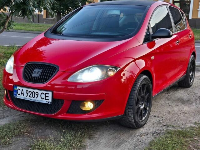Червоний Сеат Altea, об'ємом двигуна 1.6 л та пробігом 191 тис. км за 5300 $, фото 1 на Automoto.ua