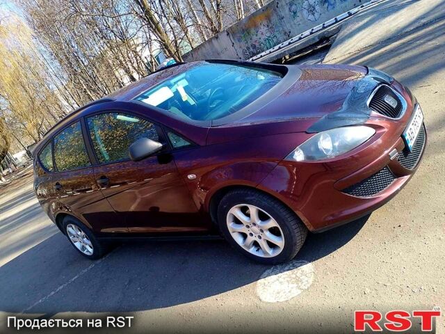 Красный Сеат Алтеа, объемом двигателя 1.6 л и пробегом 240 тыс. км за 5300 $, фото 1 на Automoto.ua