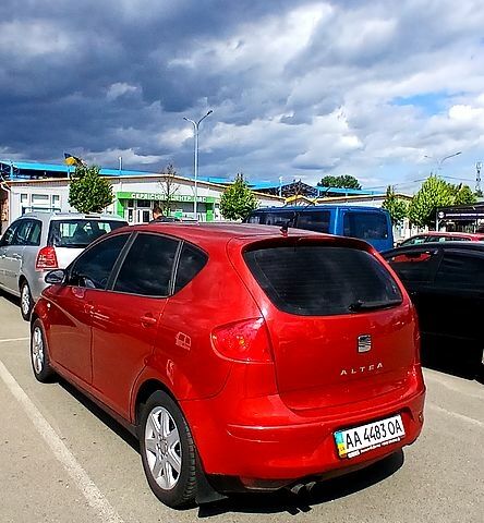 Красный Сеат Алтеа, объемом двигателя 2 л и пробегом 185 тыс. км за 5600 $, фото 1 на Automoto.ua