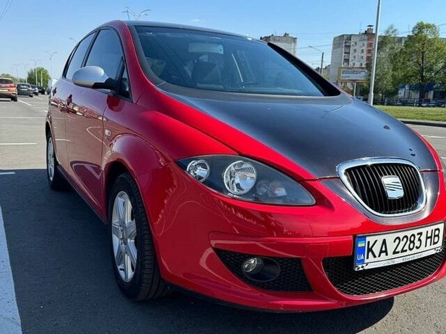 Красный Сеат Алтеа, объемом двигателя 2 л и пробегом 155 тыс. км за 5300 $, фото 1 на Automoto.ua