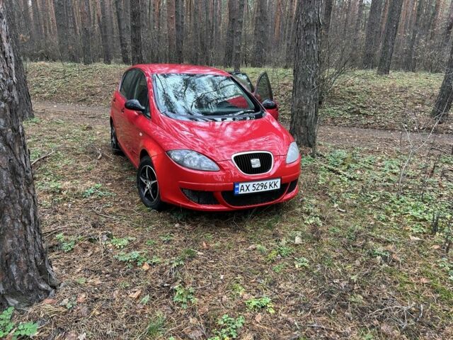 Красный Сеат Алтеа, объемом двигателя 1.6 л и пробегом 295 тыс. км за 3950 $, фото 1 на Automoto.ua