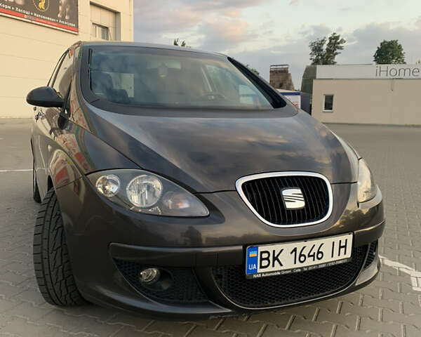 Сеат Алтеа, объемом двигателя 1.9 л и пробегом 305 тыс. км за 4690 $, фото 1 на Automoto.ua