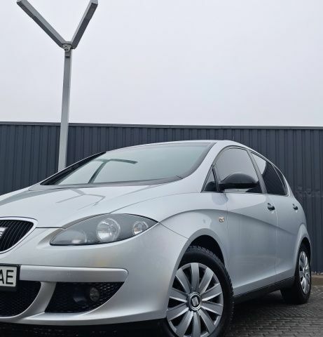 Серый Сеат Алтеа, объемом двигателя 1.6 л и пробегом 190 тыс. км за 5200 $, фото 1 на Automoto.ua