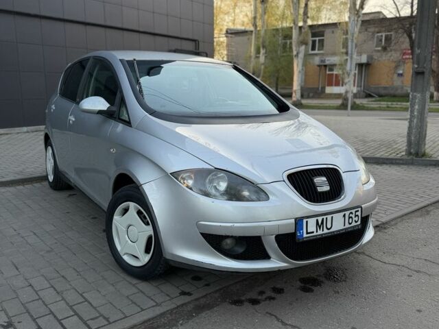 Серый Сеат Алтеа, объемом двигателя 2 л и пробегом 412 тыс. км за 2400 $, фото 1 на Automoto.ua