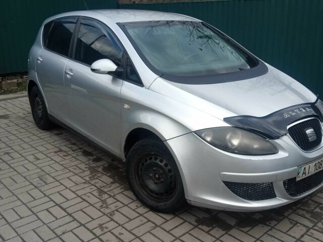 Сірий Сеат Altea, об'ємом двигуна 1.6 л та пробігом 300 тис. км за 3800 $, фото 1 на Automoto.ua