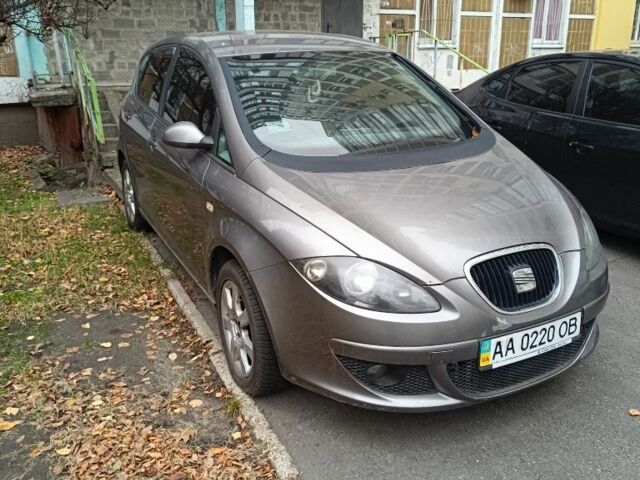 Серый Сеат Алтеа, объемом двигателя 1.6 л и пробегом 201 тыс. км за 5600 $, фото 1 на Automoto.ua