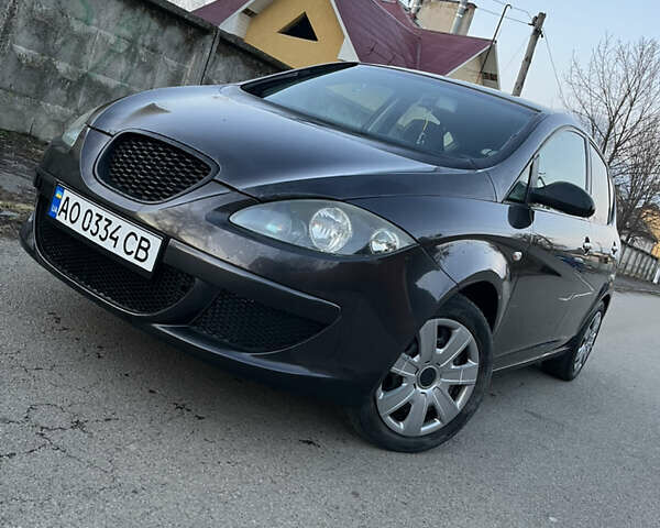 Серый Сеат Алтеа, объемом двигателя 1.6 л и пробегом 263 тыс. км за 3700 $, фото 1 на Automoto.ua