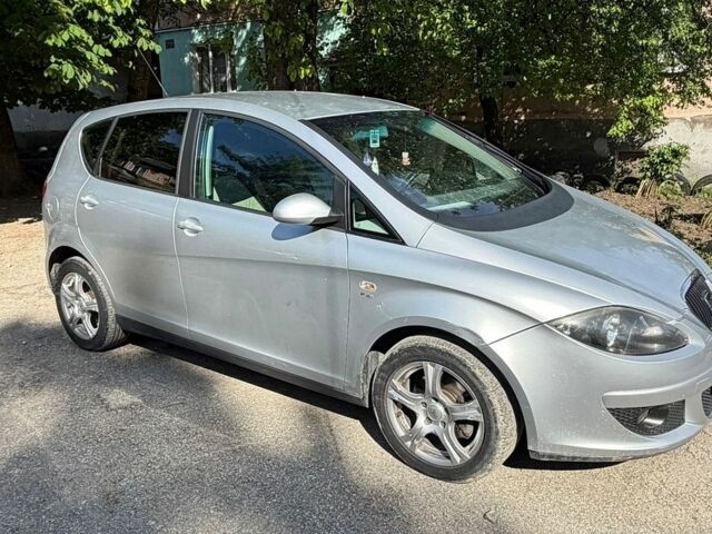 Сірий Сеат Altea, об'ємом двигуна 1.98 л та пробігом 280 тис. км за 4600 $, фото 1 на Automoto.ua