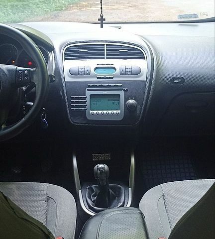 Сірий Сеат Altea, об'ємом двигуна 1.9 л та пробігом 402 тис. км за 3000 $, фото 1 на Automoto.ua