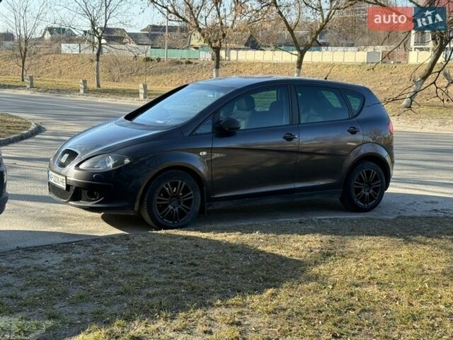 Серый Сеат Алтеа, объемом двигателя 1.59 л и пробегом 280 тыс. км за 4600 $, фото 1 на Automoto.ua
