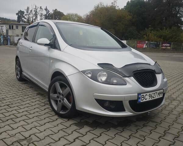 Серый Сеат Алтеа, объемом двигателя 0 л и пробегом 301 тыс. км за 4800 $, фото 1 на Automoto.ua