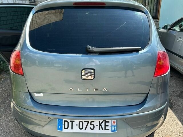 Сірий Сеат Altea, об'ємом двигуна 1.98 л та пробігом 250 тис. км за 3100 $, фото 1 на Automoto.ua