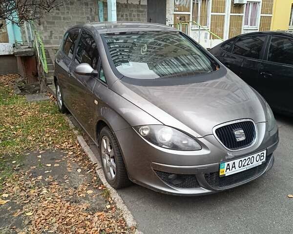 Серый Сеат Алтеа, объемом двигателя 1.6 л и пробегом 201 тыс. км за 5600 $, фото 1 на Automoto.ua