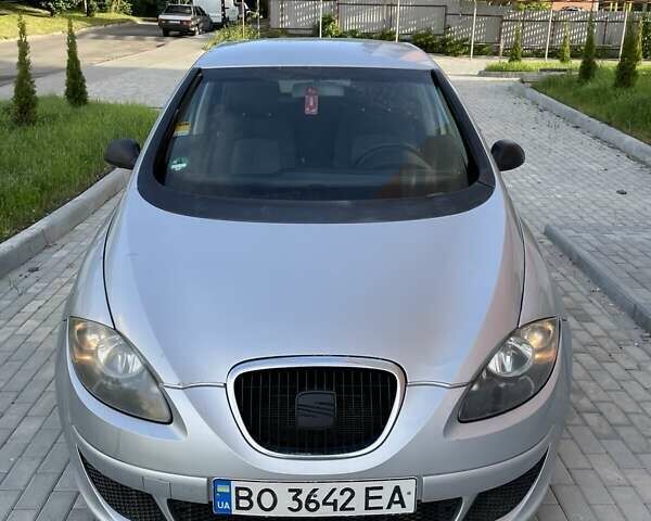Серый Сеат Алтеа, объемом двигателя 1.6 л и пробегом 300 тыс. км за 3500 $, фото 1 на Automoto.ua