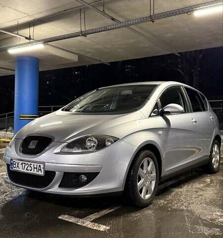 Серый Сеат Алтеа, объемом двигателя 1.6 л и пробегом 275 тыс. км за 5900 $, фото 1 на Automoto.ua