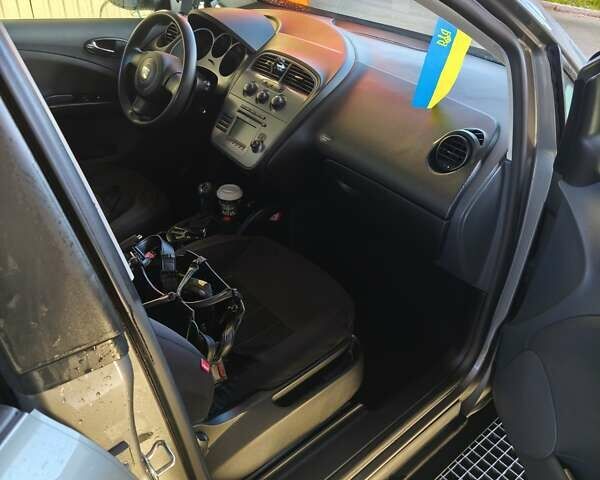 Сірий Сеат Altea, об'ємом двигуна 1.6 л та пробігом 154 тис. км за 5232 $, фото 1 на Automoto.ua