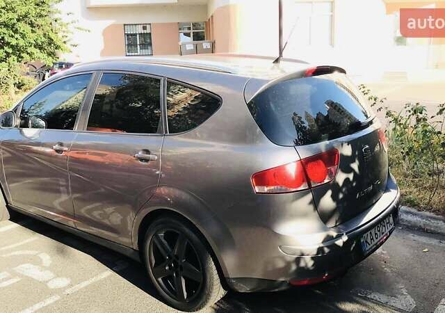 Сірий Сеат Altea, об'ємом двигуна 1.97 л та пробігом 243 тис. км за 6200 $, фото 1 на Automoto.ua
