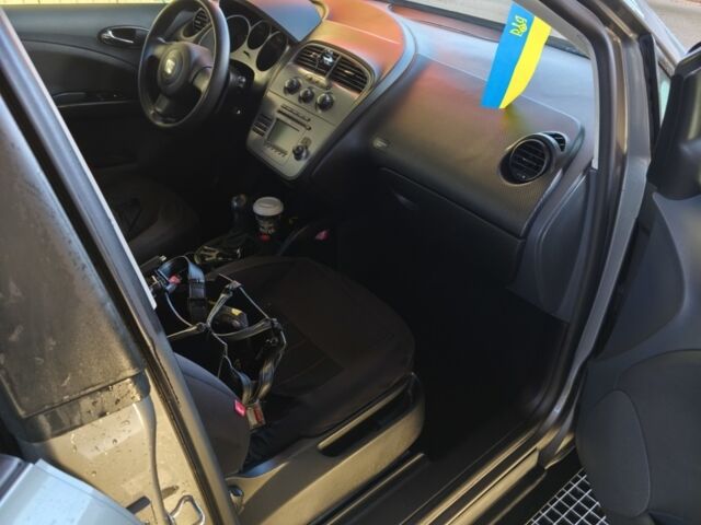 Сірий Сеат Altea, об'ємом двигуна 1.6 л та пробігом 154 тис. км за 4625 $, фото 1 на Automoto.ua