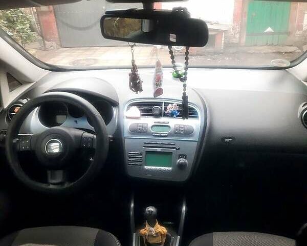 Серый Сеат Алтеа, объемом двигателя 1.6 л и пробегом 211 тыс. км за 7200 $, фото 1 на Automoto.ua