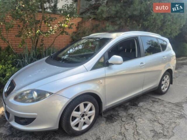 Сірий Сеат Altea, об'ємом двигуна 2 л та пробігом 235 тис. км за 6500 $, фото 1 на Automoto.ua
