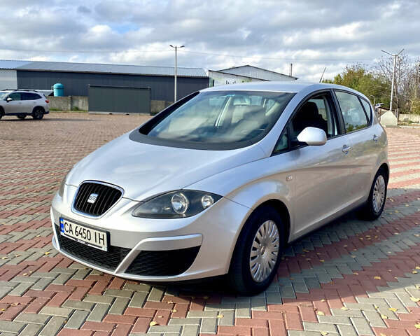 Сірий Сеат Altea, об'ємом двигуна 1.6 л та пробігом 255 тис. км за 6300 $, фото 1 на Automoto.ua